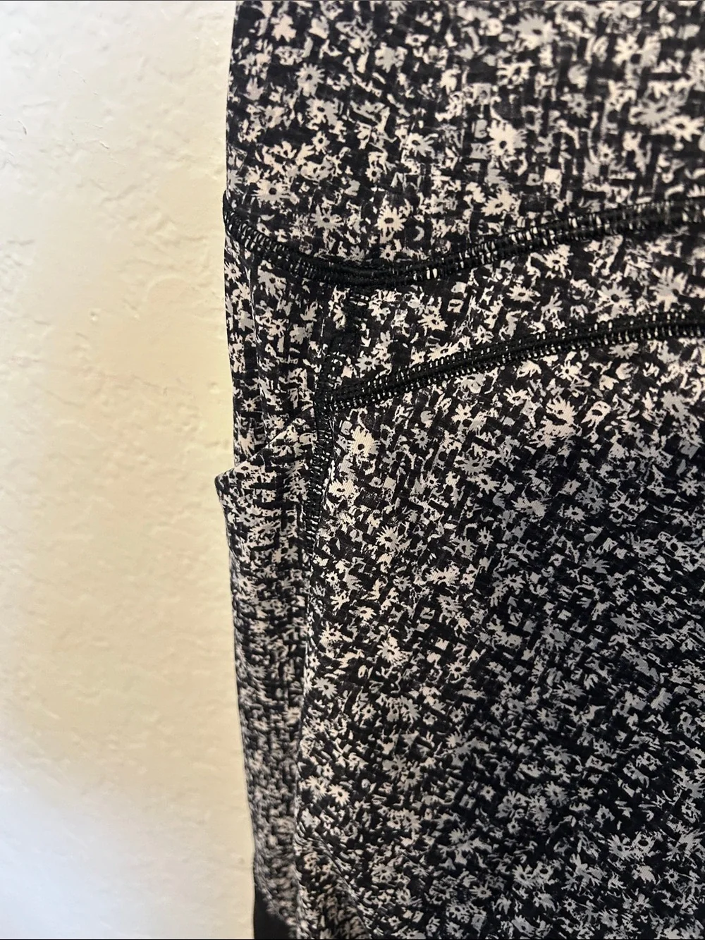 🦋Lululemon Black&White Speckled High-Rise Leggings with Mesh Panels 8 GUC